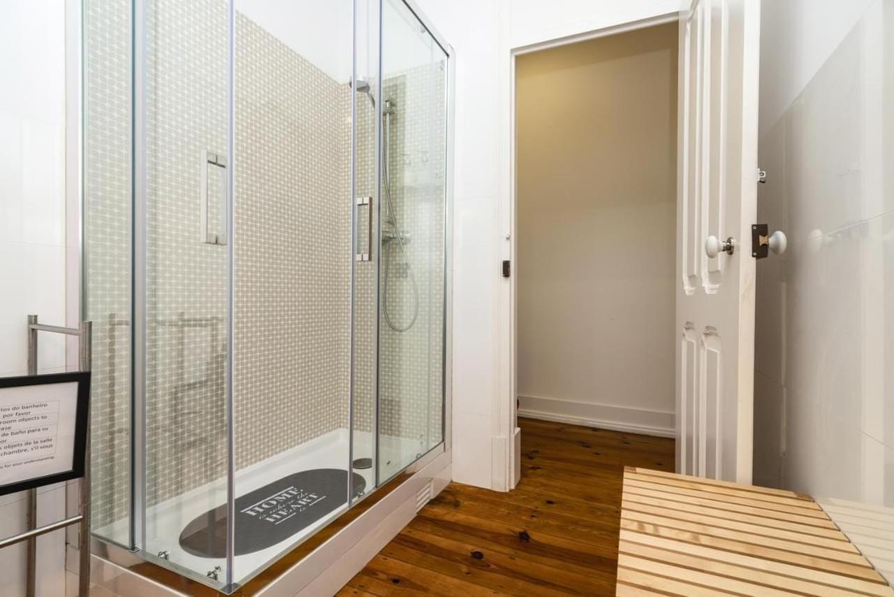 Groovy M2 R3 - Amazing Double Room With En-Suite Bathroom ลิสบอน ภายนอก รูปภาพ